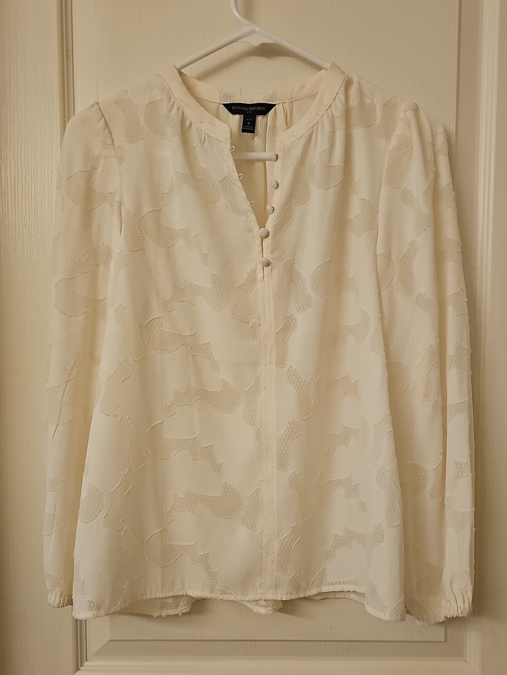 Banana Republic Ivory Textured Long Sleeve Blouse